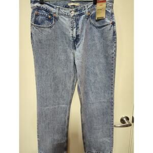 Levis Women Low Pro Straight Size 32